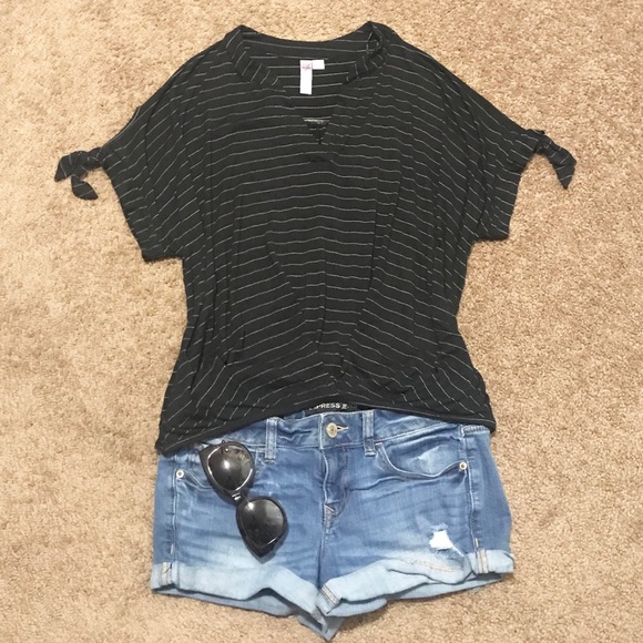 Francesca's Collections Tops - Alya striped cold shoulder blouse